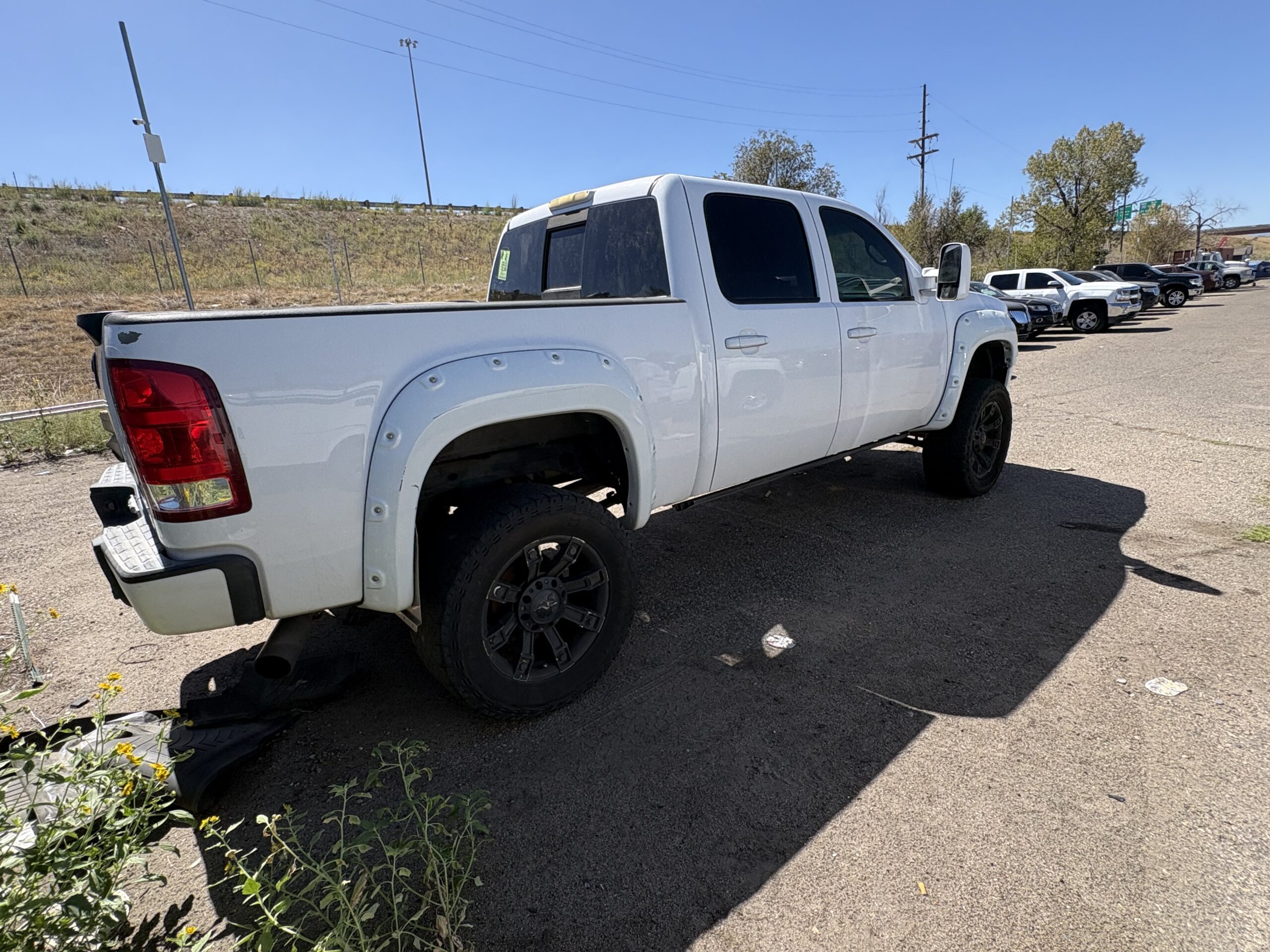 2013 GMC Sierra 1500 SLT 4WD Crew Cab - Image 2