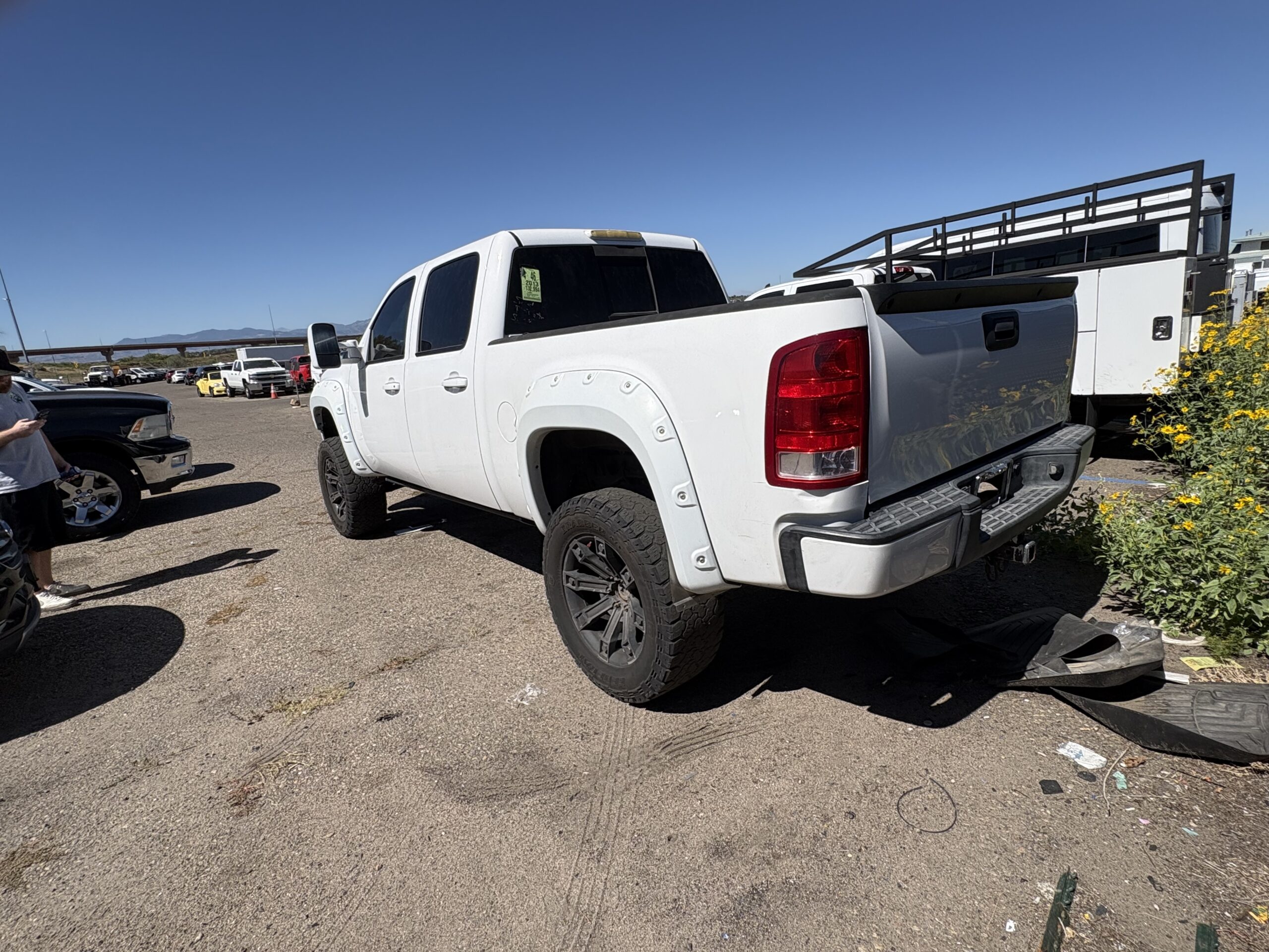 2013 GMC Sierra 1500 SLT 4WD Crew Cab - Image 3