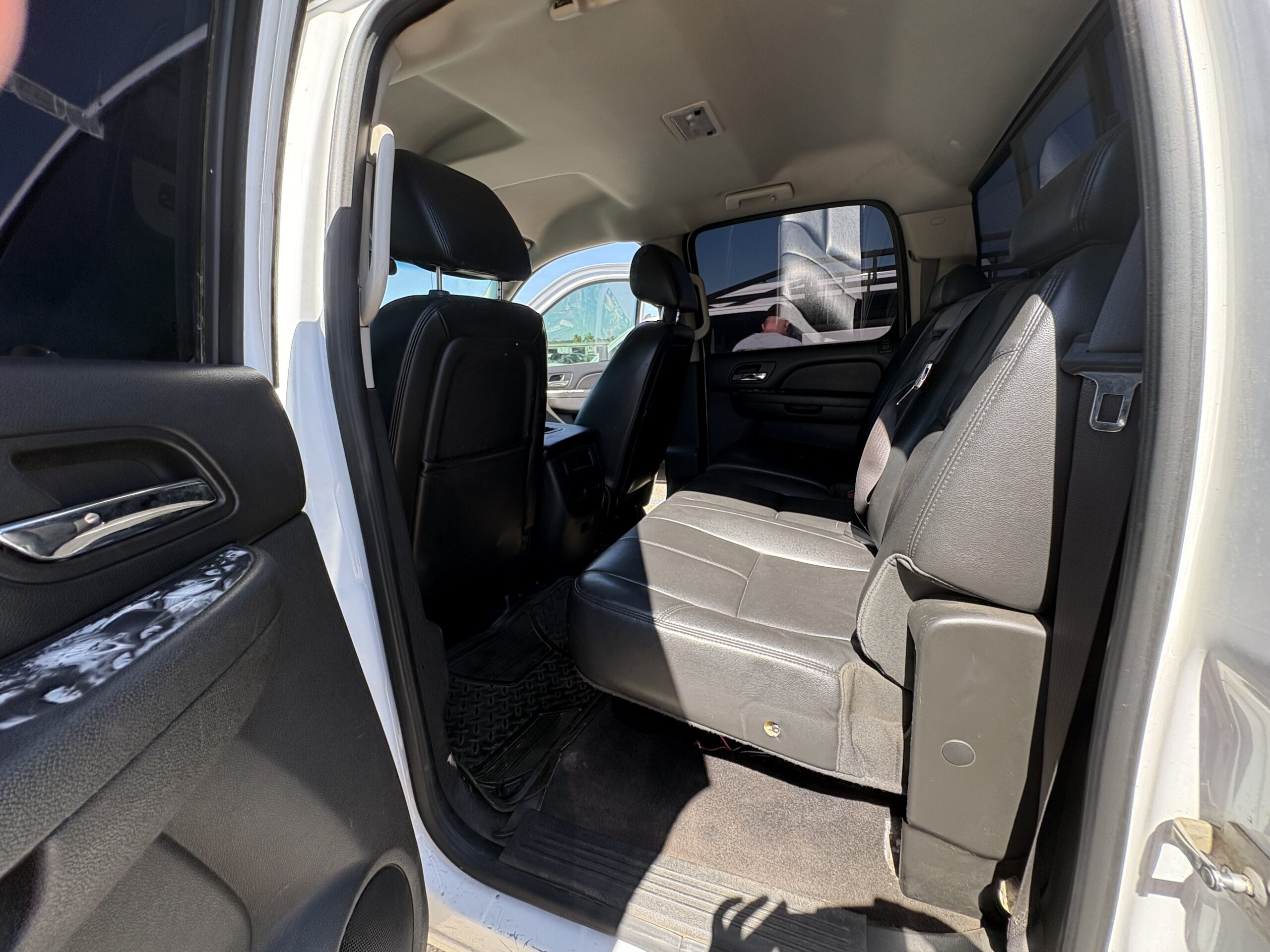 2013 GMC Sierra 1500 SLT 4WD Crew Cab - Image 5
