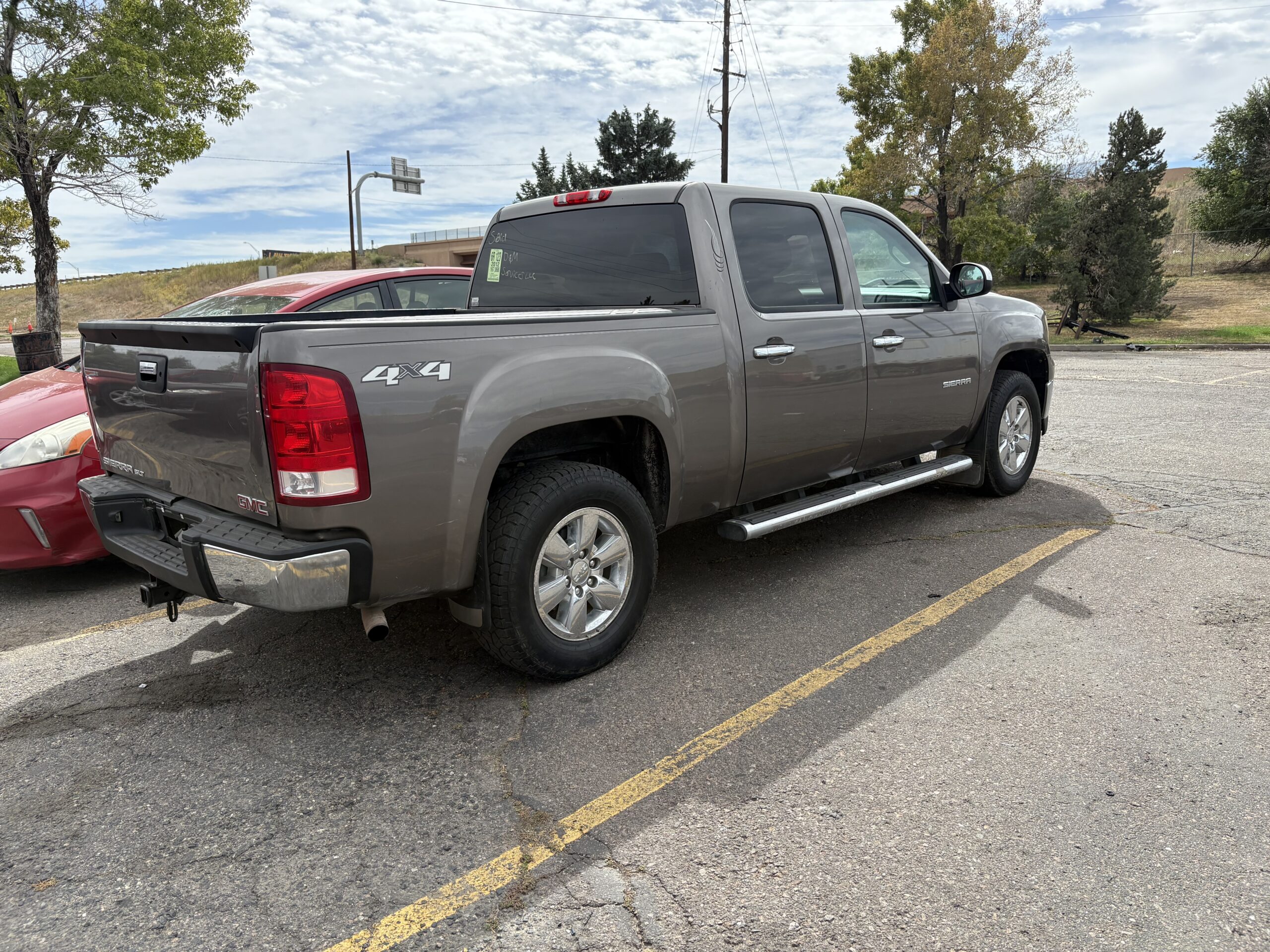 2012 GMC Sierra 1500 SLT 4WD Crew Cab - Image 3
