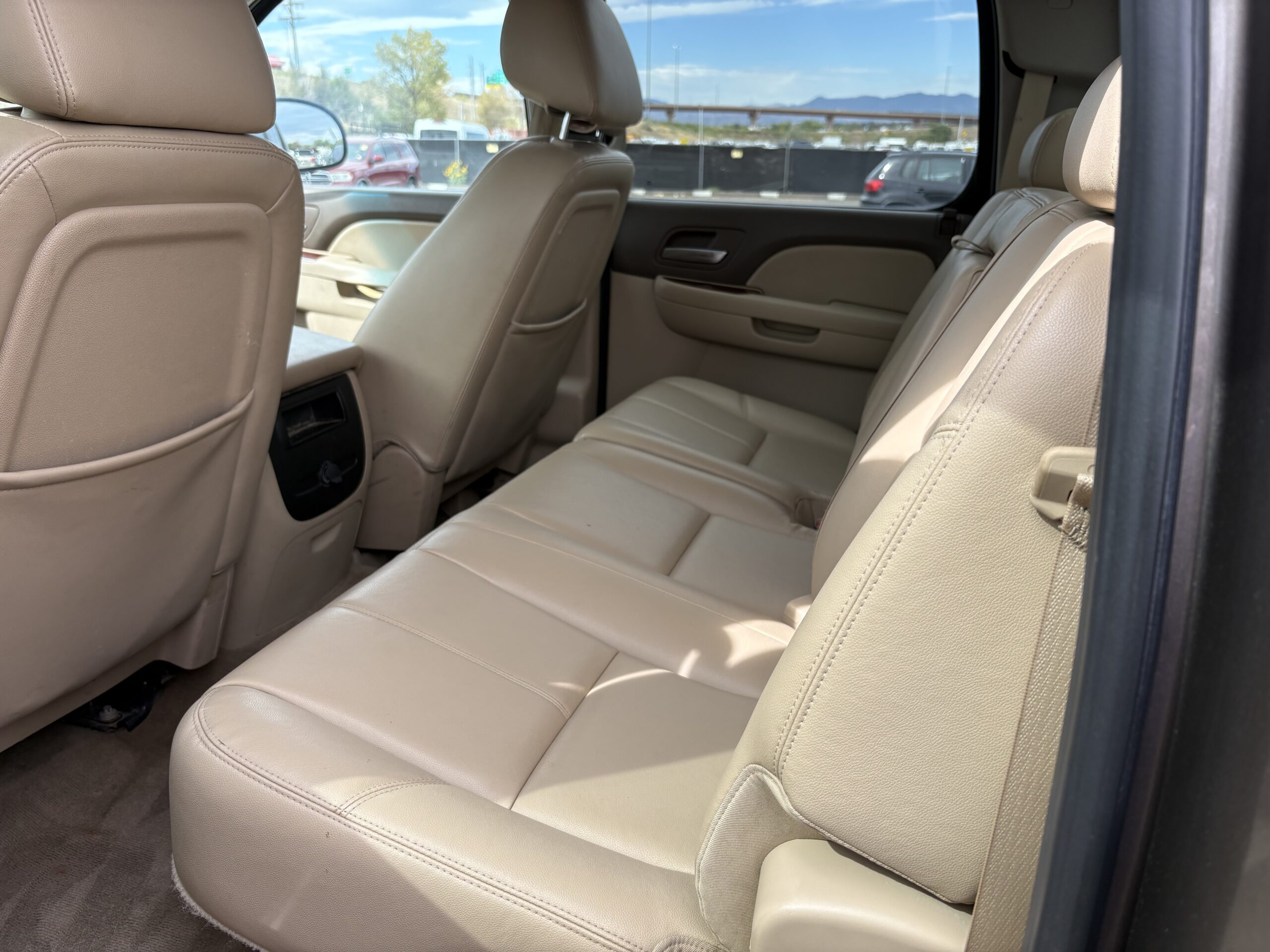 2012 GMC Sierra 1500 SLT 4WD Crew Cab - Image 7